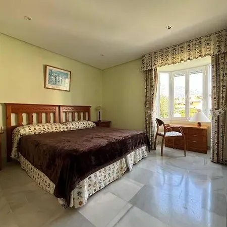 New! 5 Star House Near To Puente Romano Apartment *