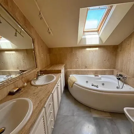 New! 5 Star House Near To Puente Romano Apartment *