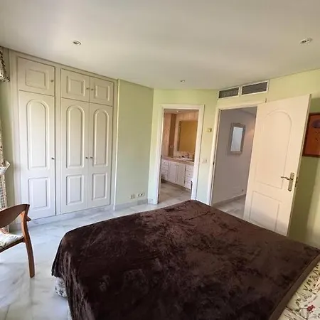 New! 5 Star House Near To Puente Romano Apartment