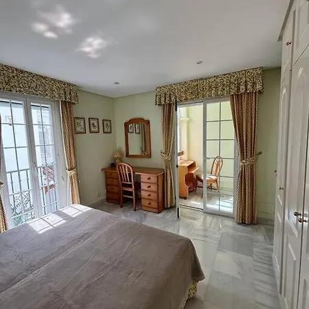 New! 5 Star House Near To Puente Romano Apartment *